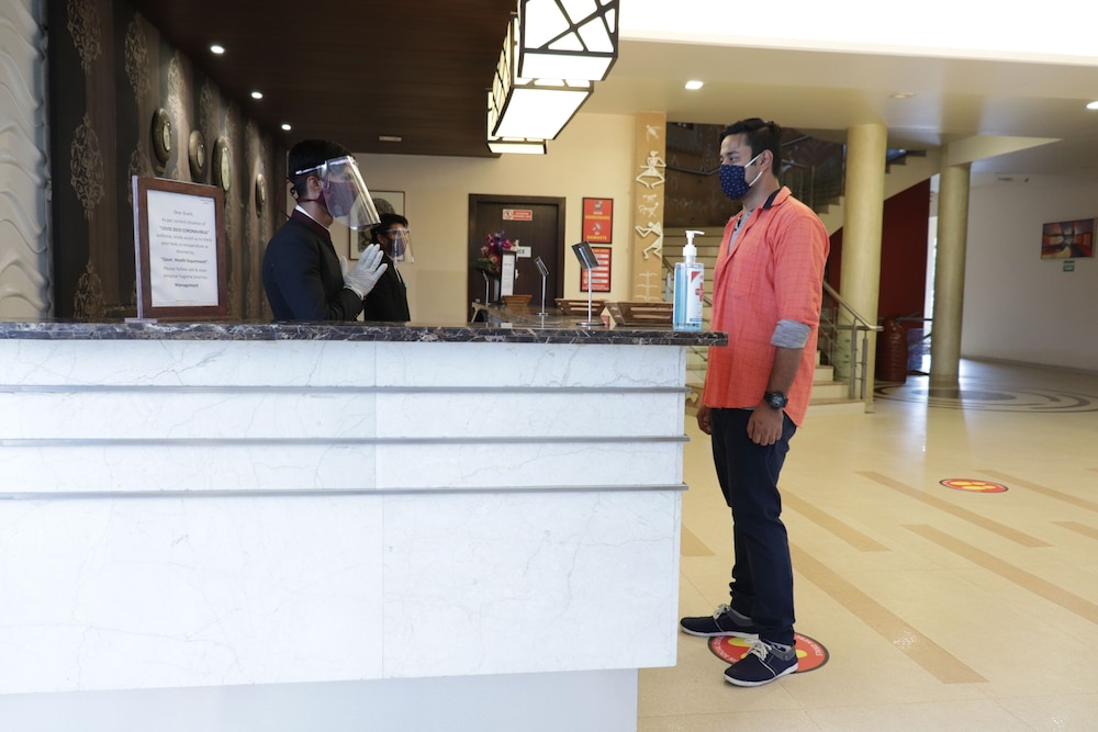 Aakar Lords Inn Saputara 7/40