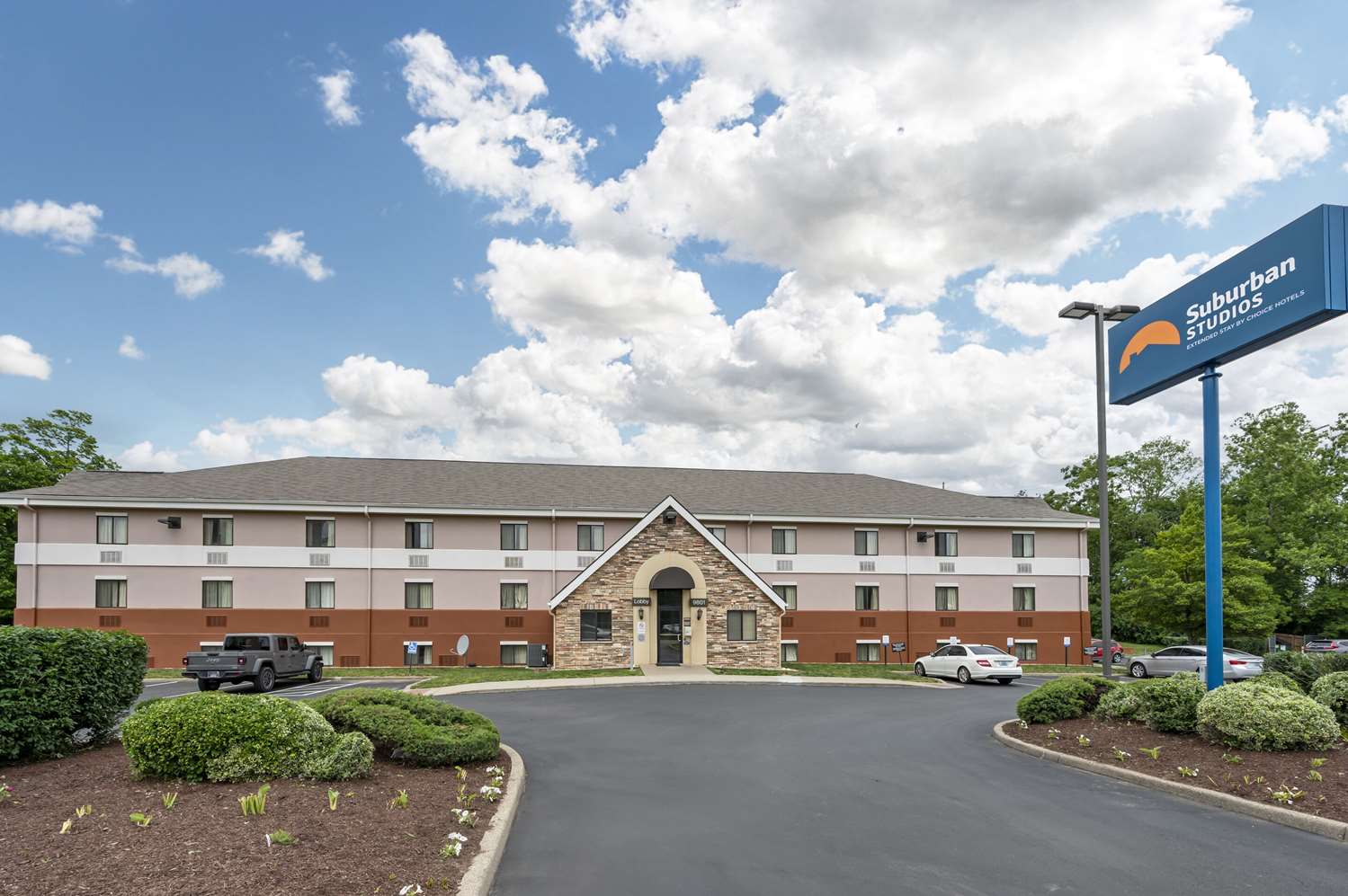 Suburban Studios Louisville East 26/26