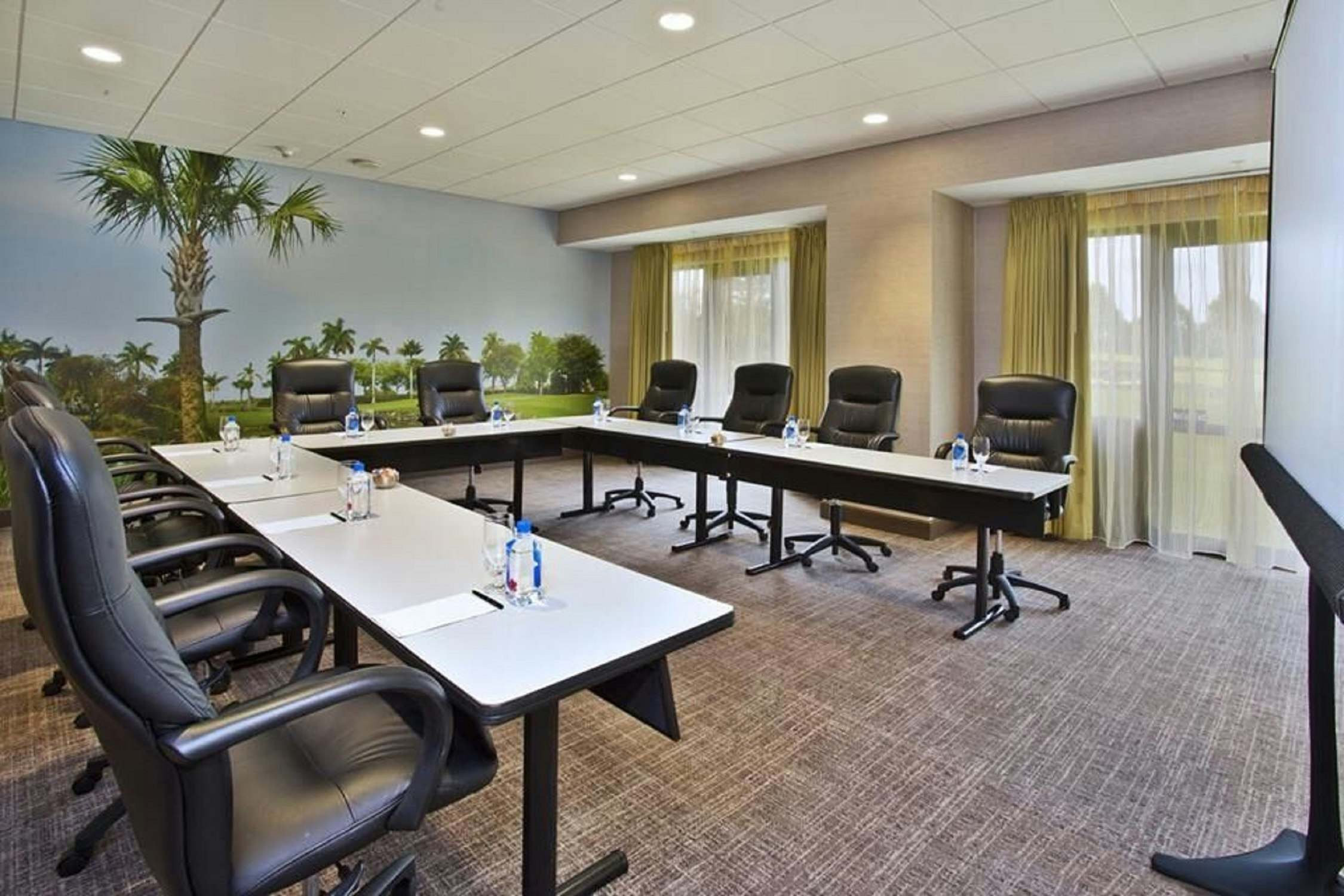 Hilton Chicago/Oak Brook Hills Resort & Conference Center 55/69