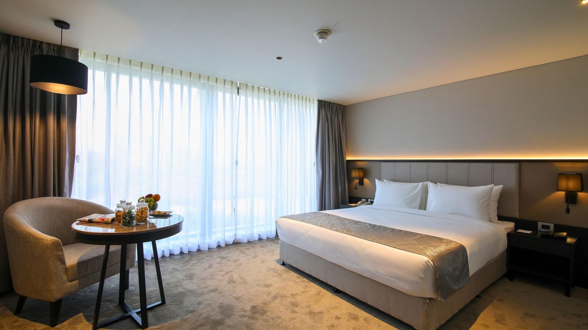 Essentia Premier Hotel Pune 11/29