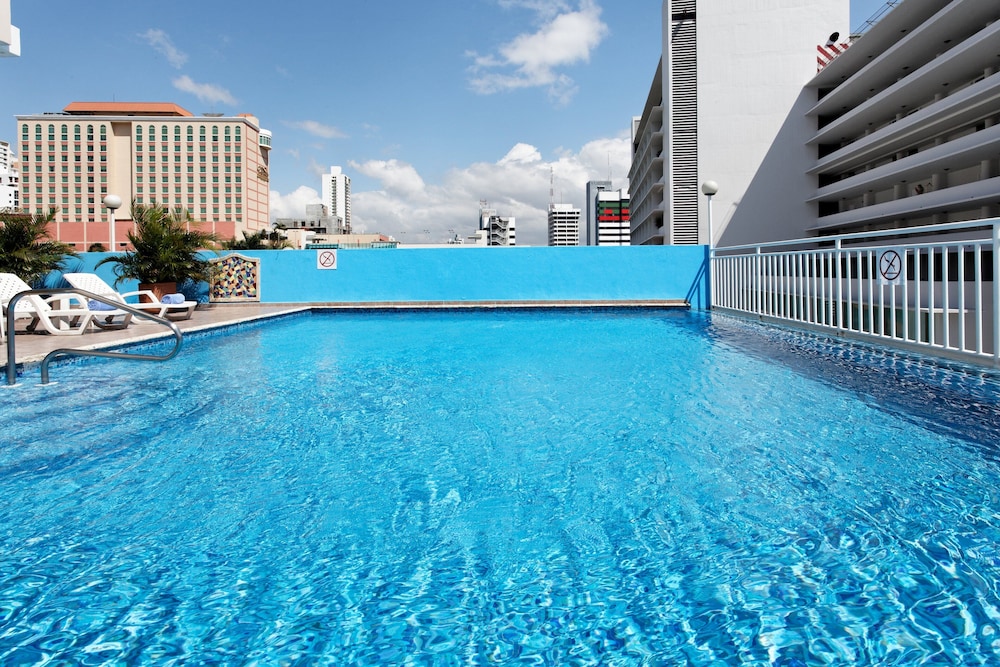 Crowne Plaza Panama 3/80