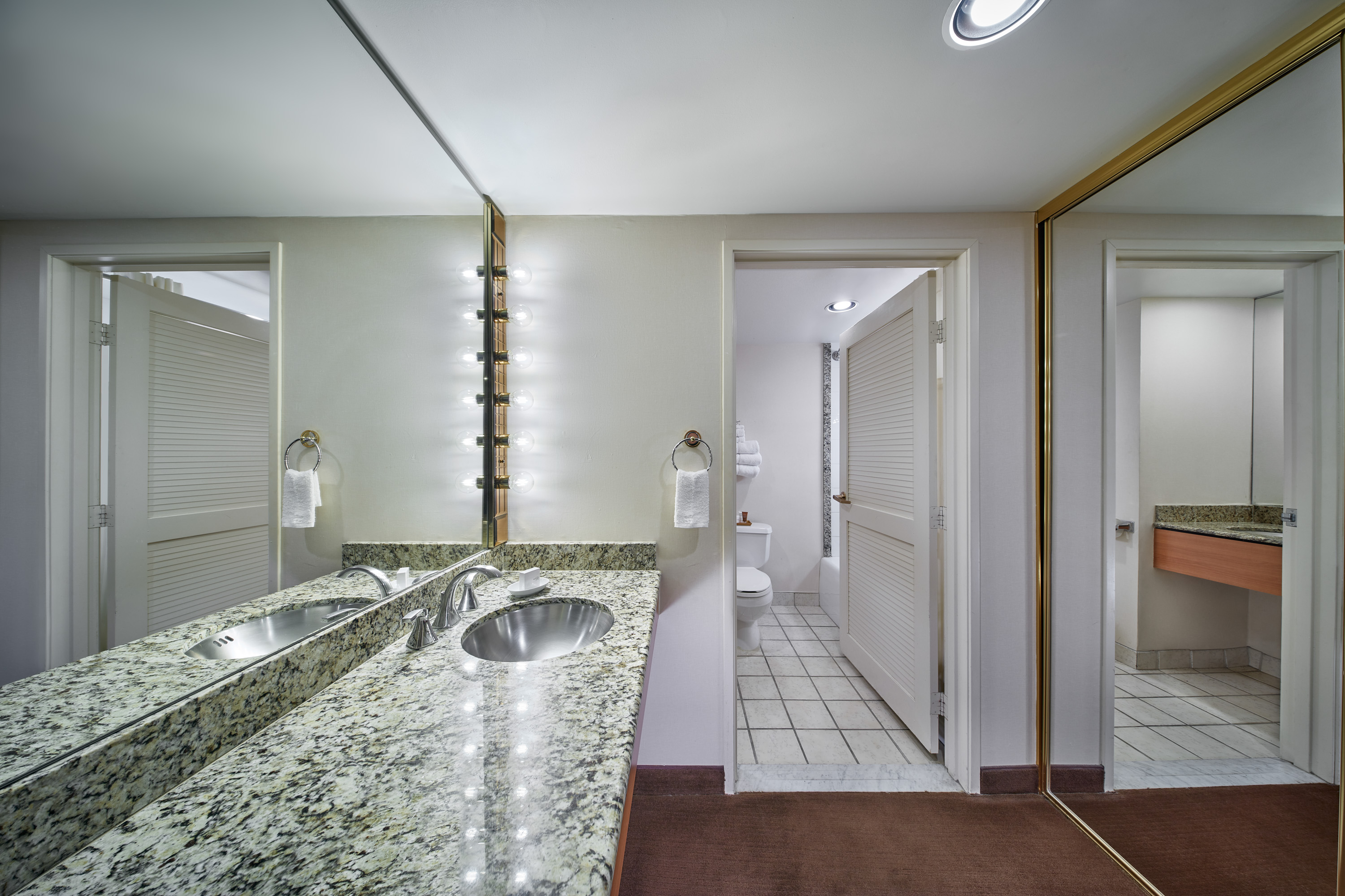SUITE, 2 QUEEN BEDS, STRIP VIEW