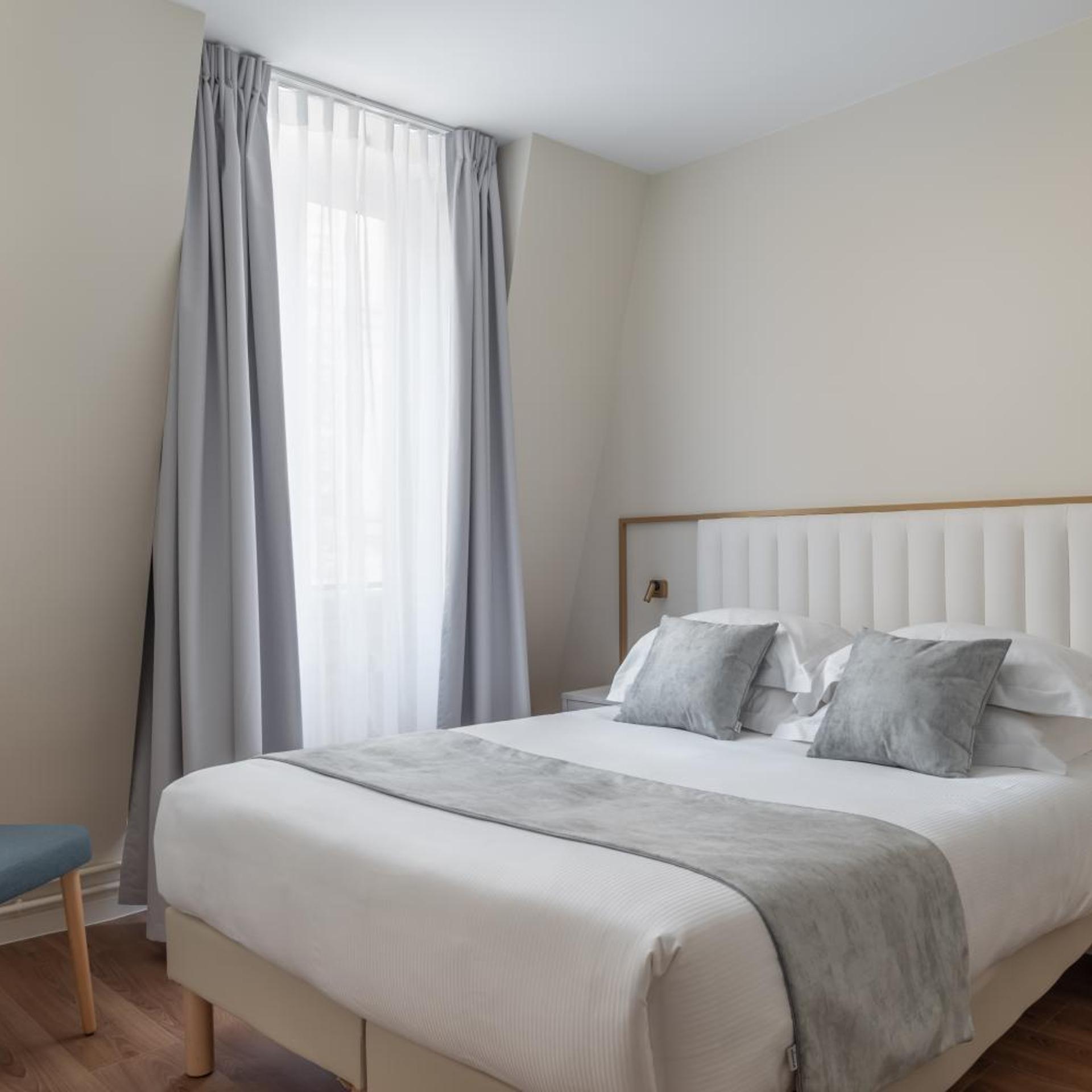 SUPERIOR, DOUBLE BED