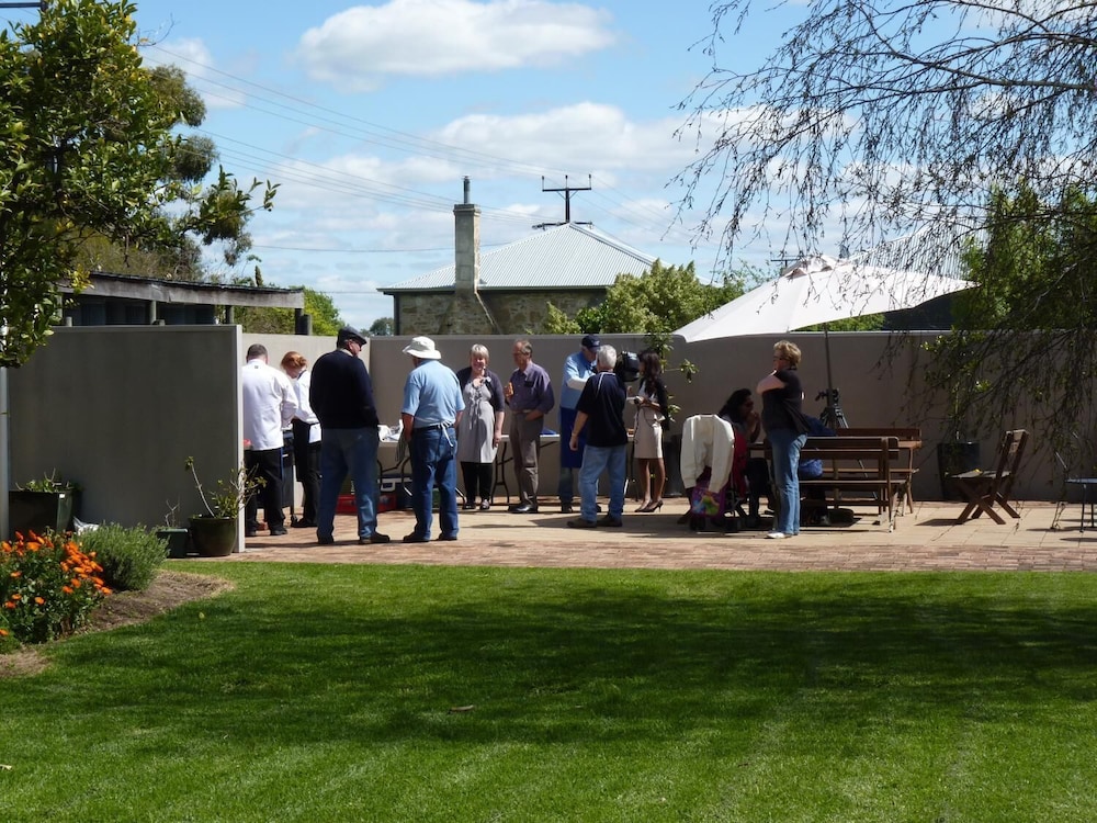 COONAWARRA MOTOR LODGE 6/38