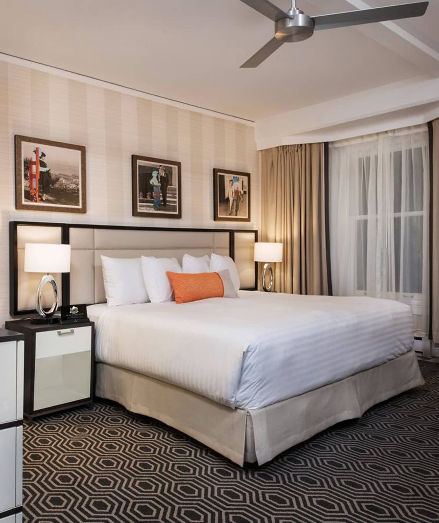 SUPERIOR, SUITE, KING BED