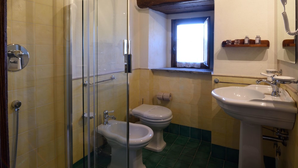 Borgo Tufi Albergo Diffuso 48/50
