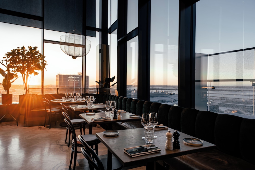 Clarion Hotel Helsinki Airport 51/65