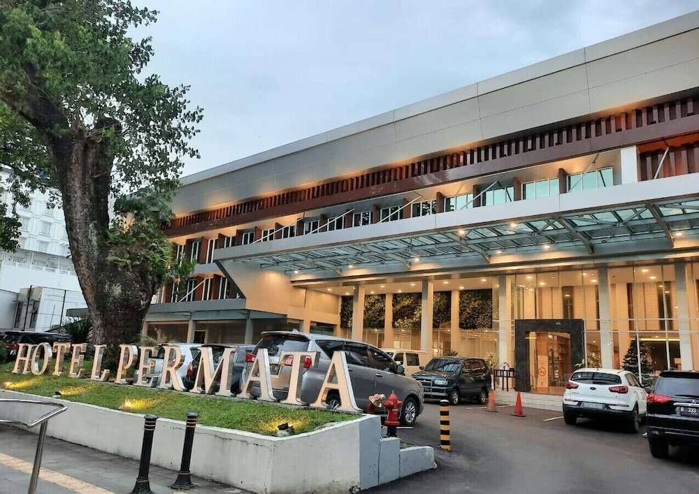 Permata Hotel 44/45