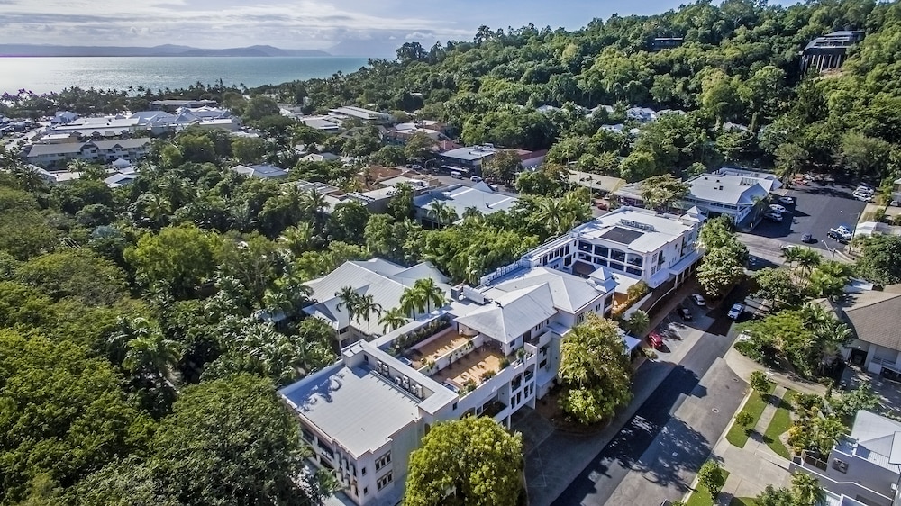 Regal Port Douglas 48/56
