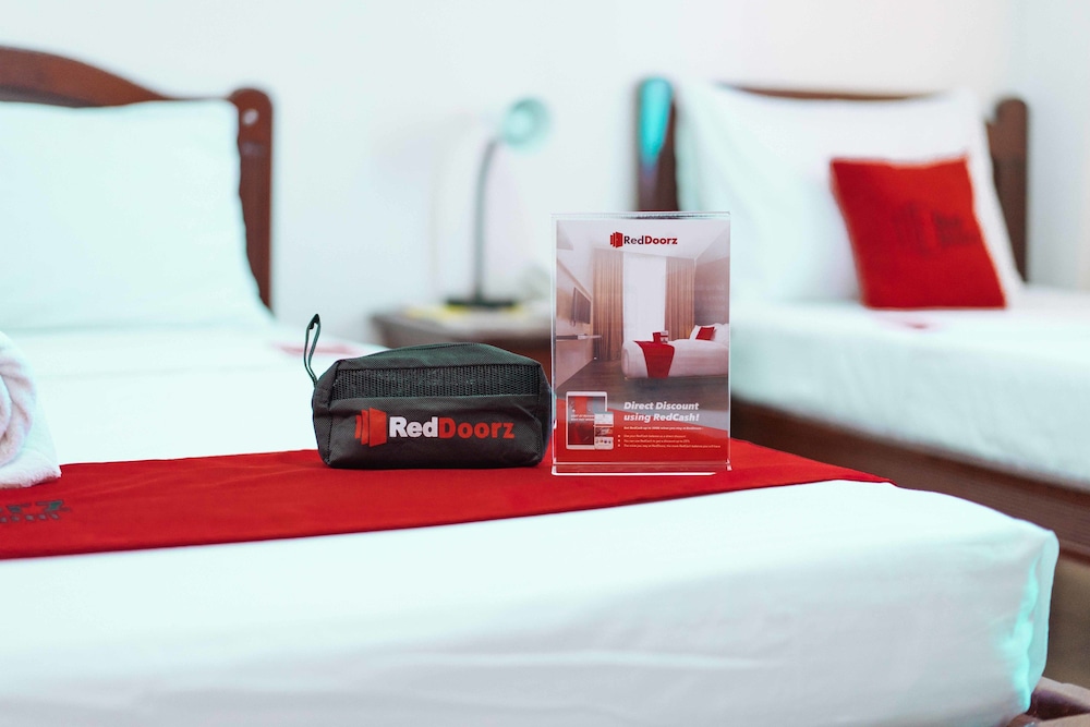 Reddoorz Plus Poblacion District Davao 21/32