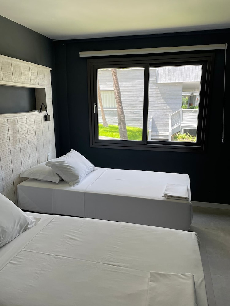 Club de Mar Condo Hotel 12/50