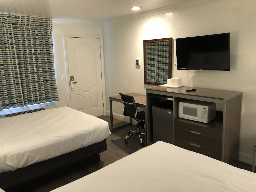 Gilroy Inn 20/33