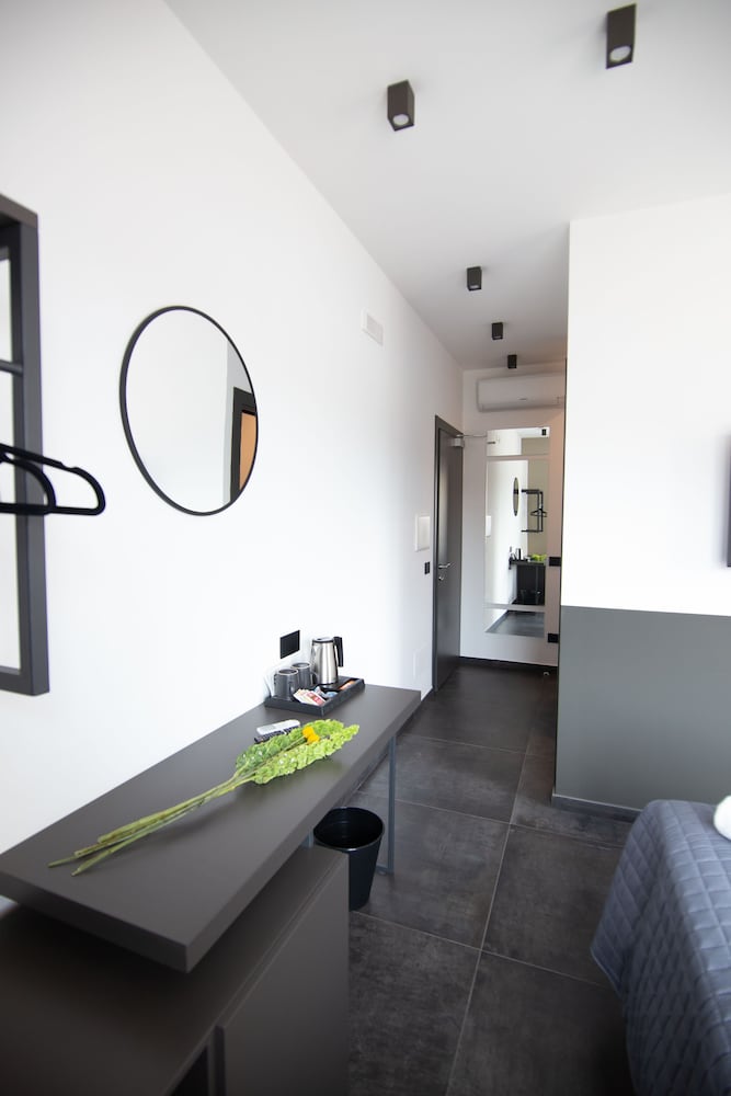 Napoliurbansuite 37/50