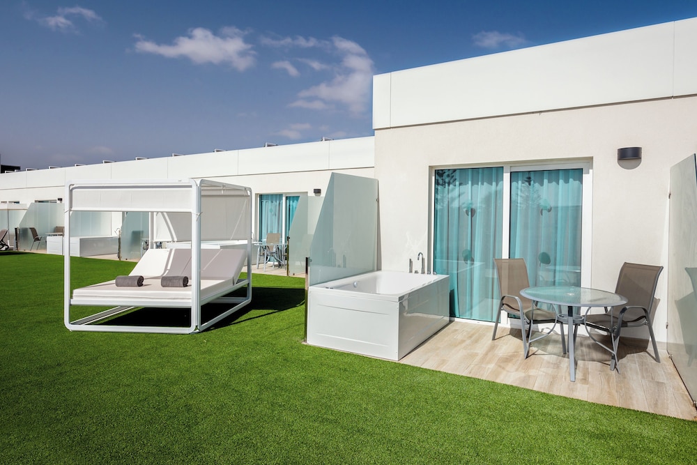 BARCELO CORRALEJO SANDS 53/57