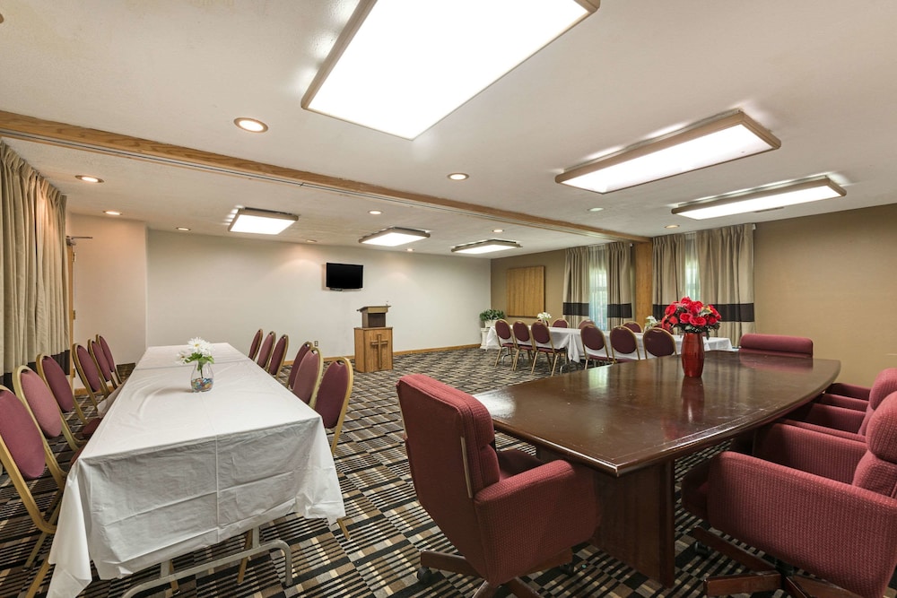 Quality Inn & Suites Portage Central 43/53