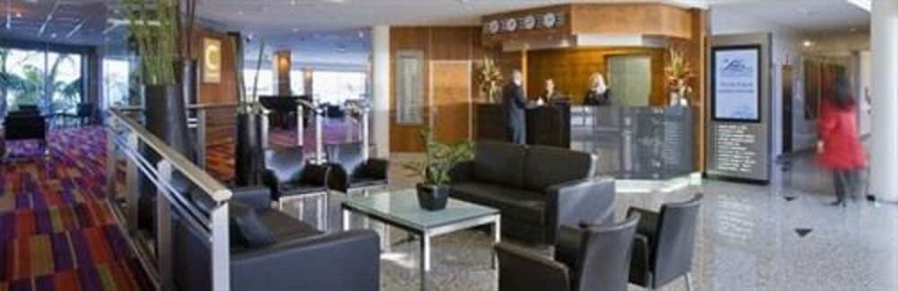 Lakes Resort Hotel 24/32