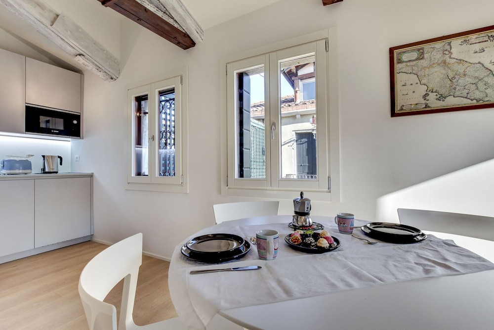 Venice Skyline View Sudio Apartment 8/20