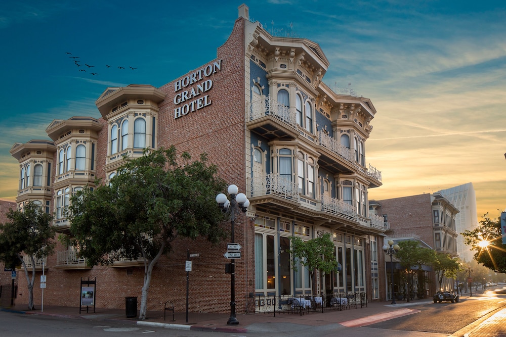 The Horton Grand Hotel 71/77