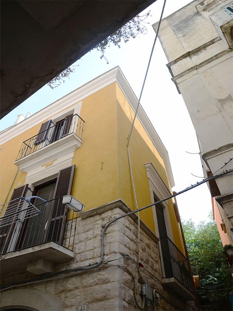 Suite Home Trani Old Town 1/11