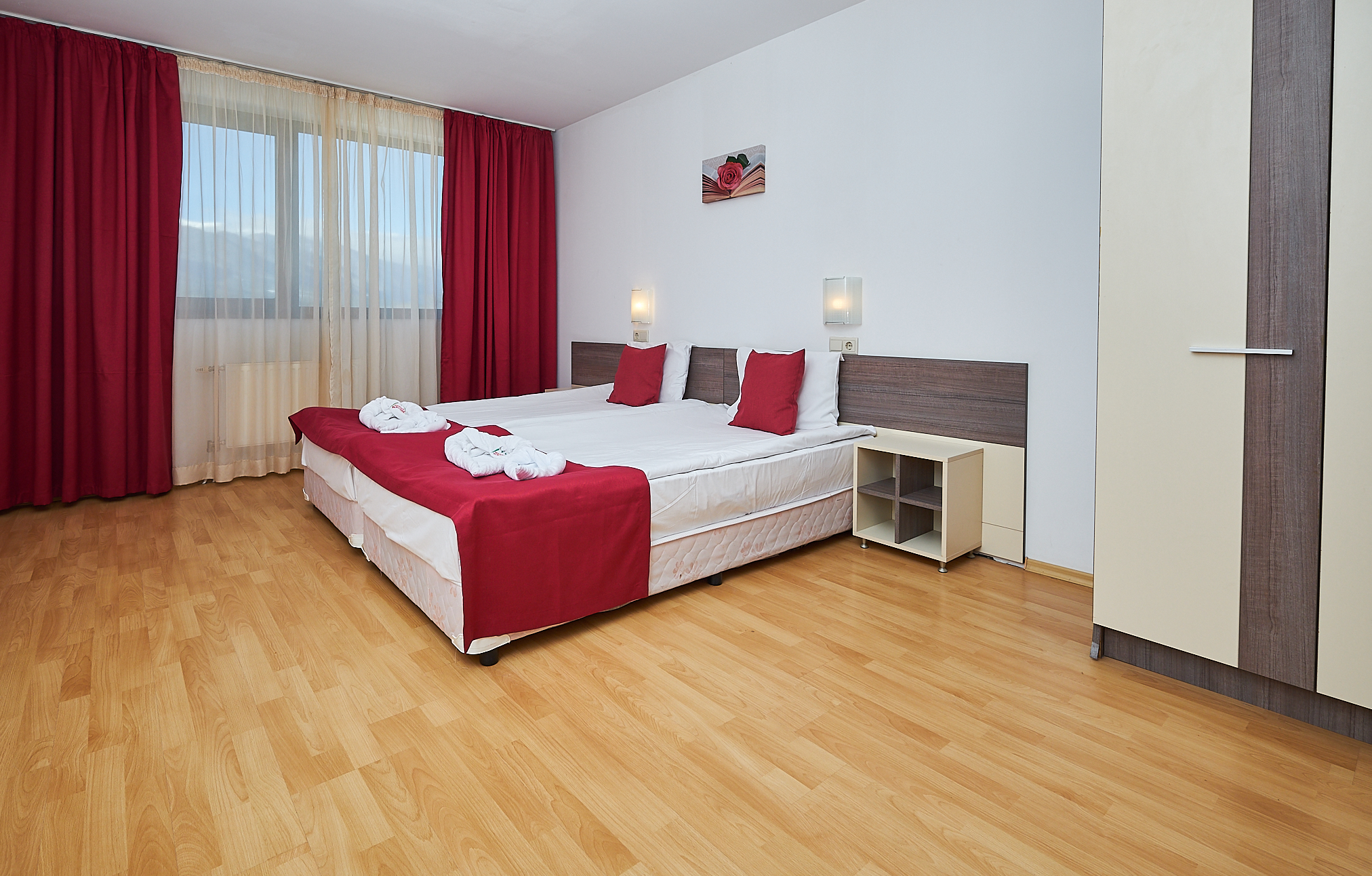 2 Bedrooms, Apartment