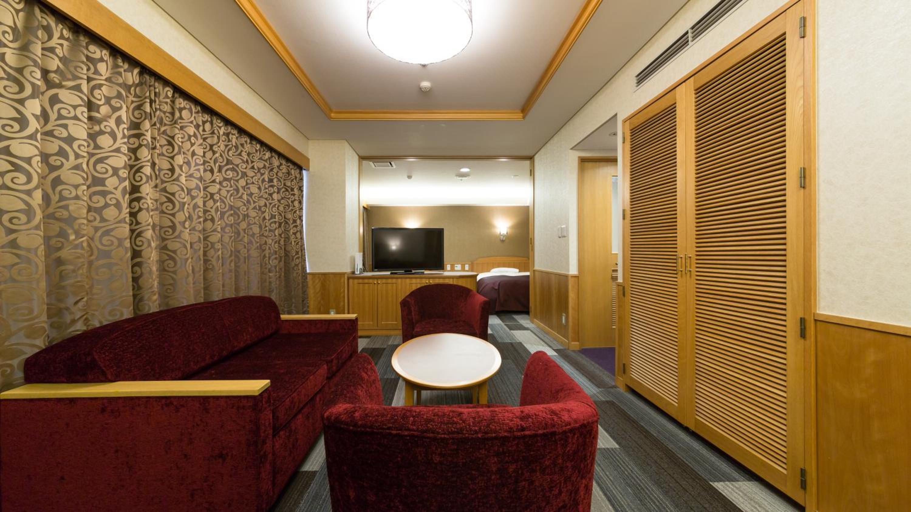 Kochi Pacific Hotel 36/52