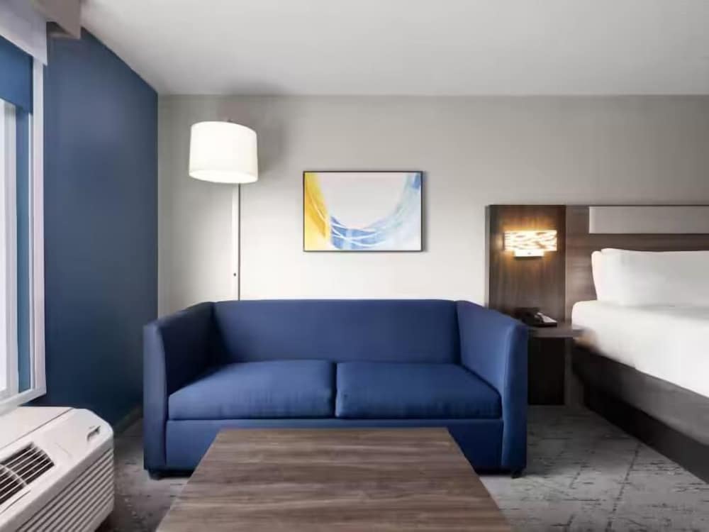 Holiday Inn Express Greenville 37/64