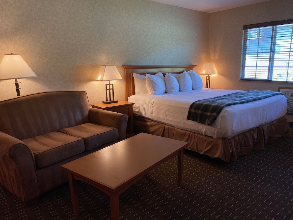Cousins Country Inn 17/26