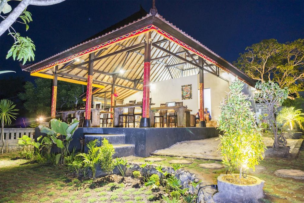 Sunrise Hut's Lembongan 4/54