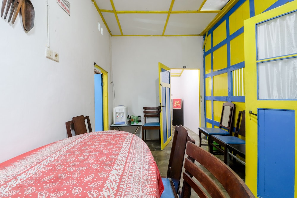 Homestay Ndalem Soewondo by ZUZU 8/22