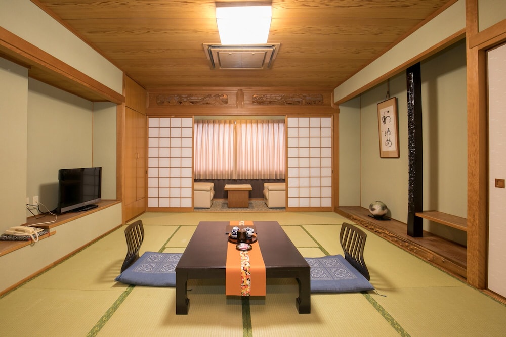 Hotel Takasago 52/63