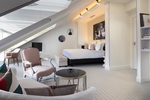 Hotel Dress Code And Spa 17/58