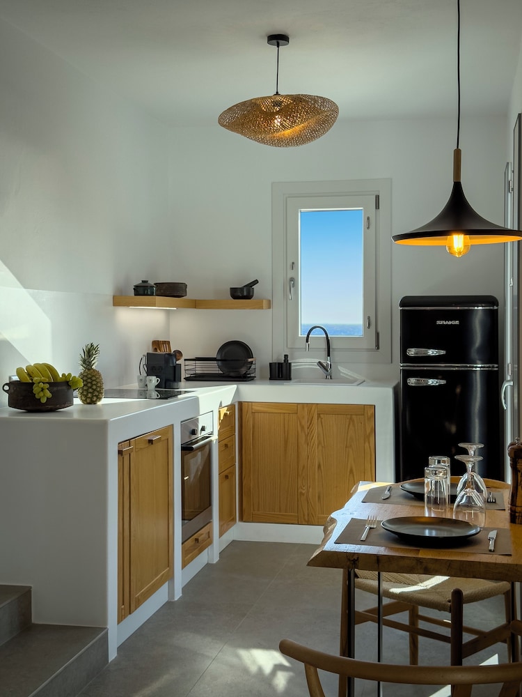 Perigiali Rooms 6/58