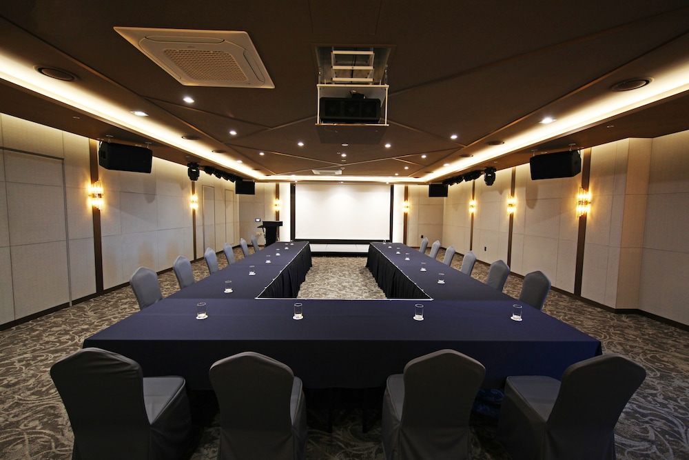 Layers Hotel Hadan 39/50