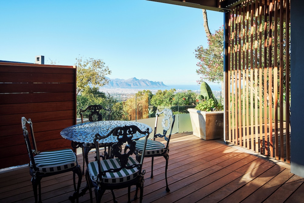 Spanish Farm Guest Lodge 72/90