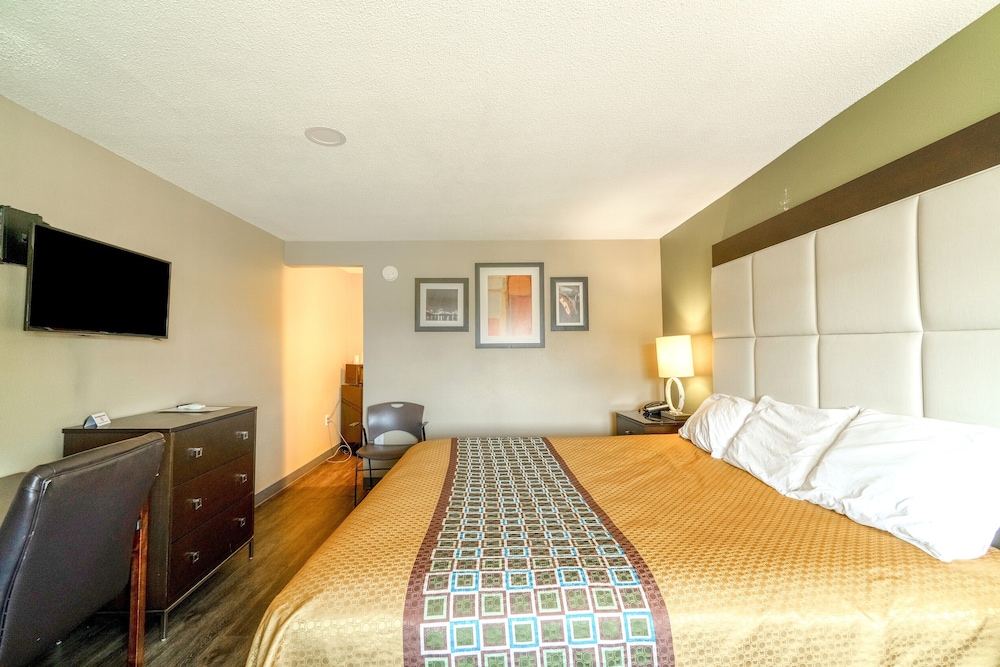Deluxe Inn & Suites By OYO Miami OK 23/51