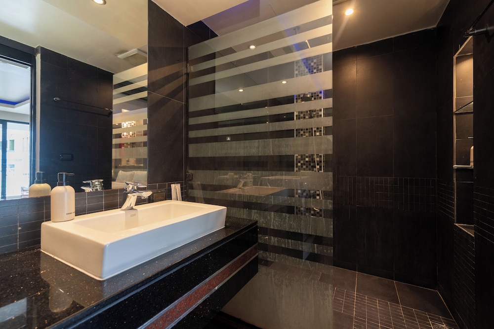 Absolute Bangla Suites 27/50
