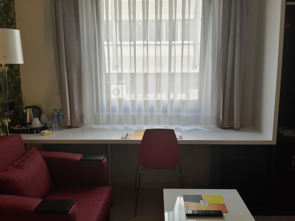 TEMPO FAIR SUITES 58/65