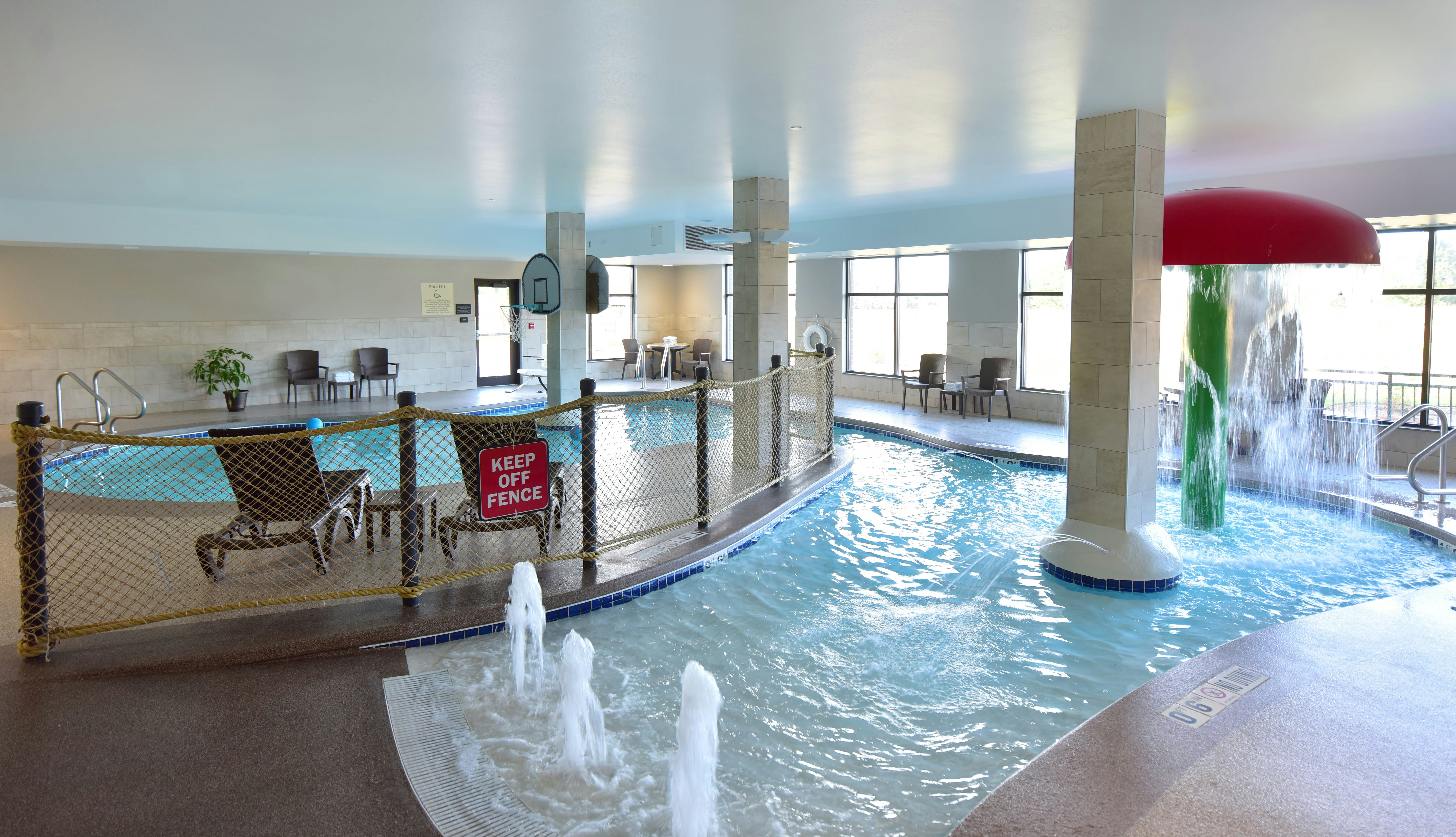 Hampton Inn Suites Wisconsin Dells Lake Delton 18/28