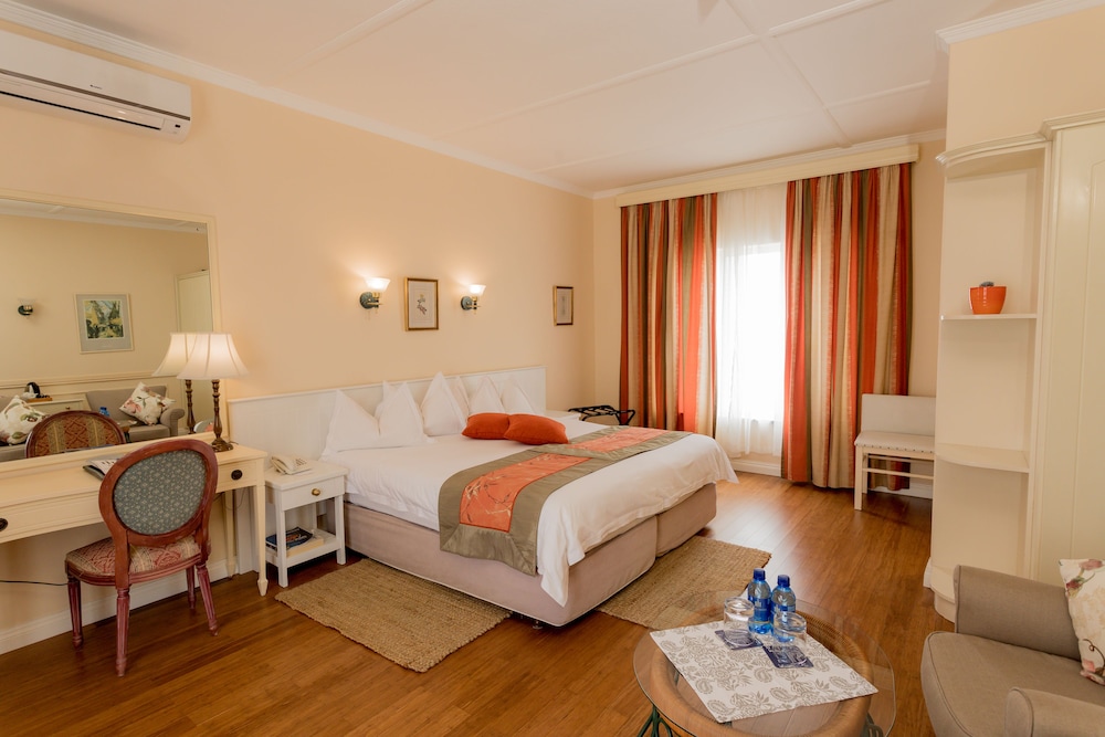 Hansa Hotel 8/49