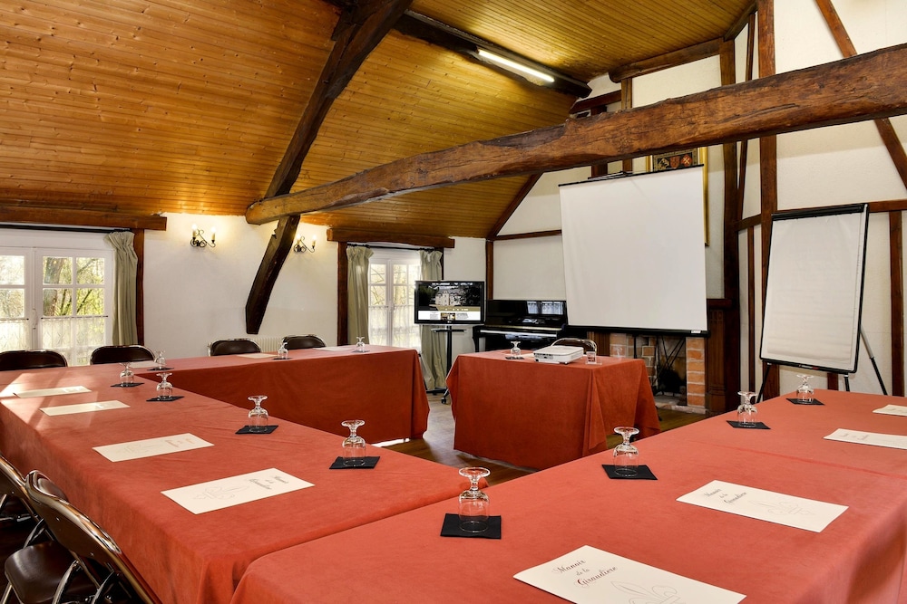 MANOIR DE LA GIRAUDIERE 34/42