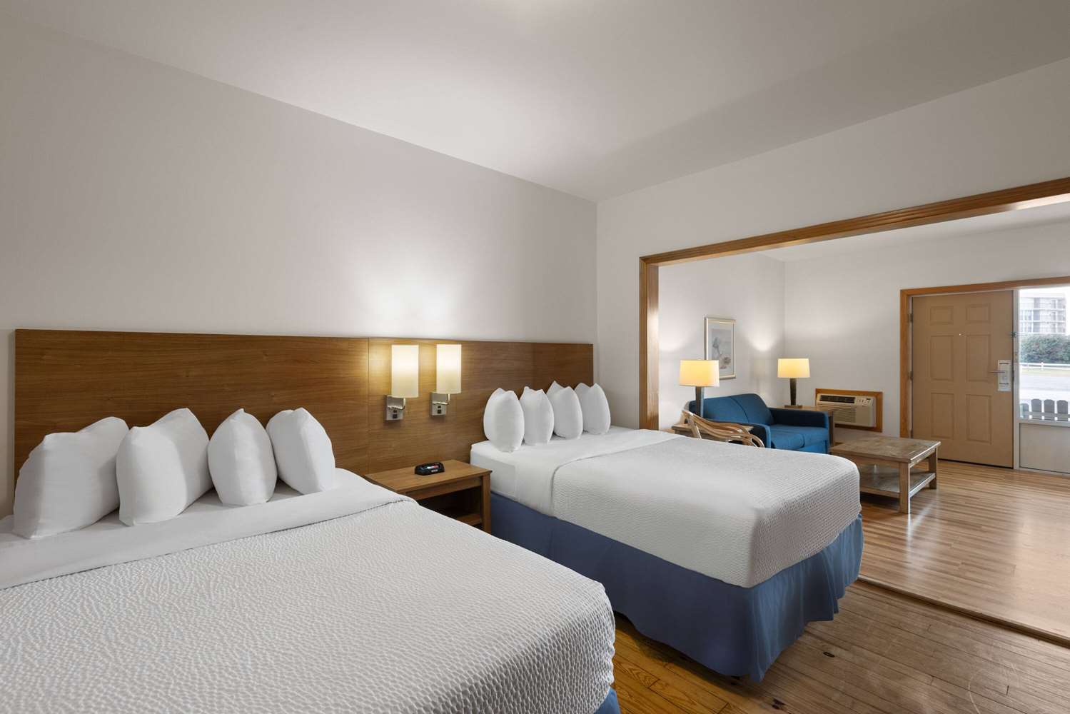 Days Inn by Wyndham Kill Devil Hills Oceanfront - Wilbur 20/59