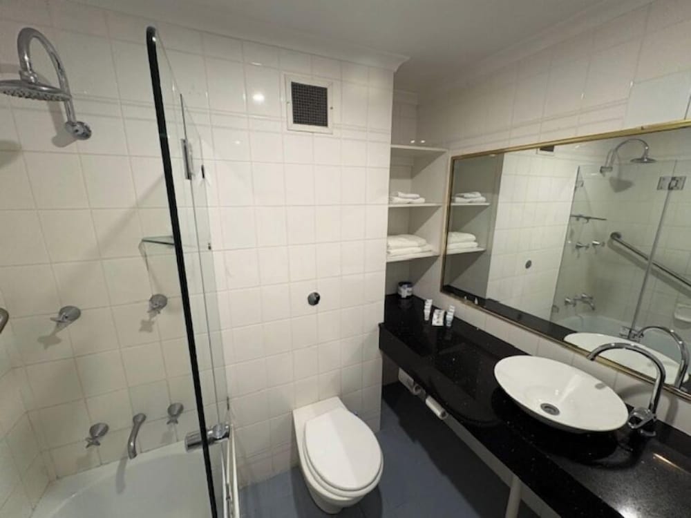 Golden Age Motor Inn Queanbeyan 50/50