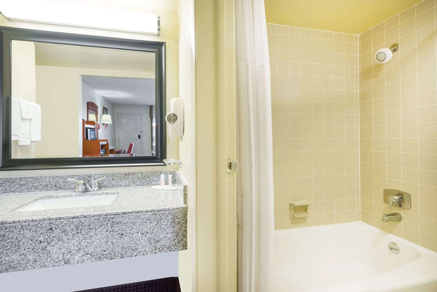 Days Inn by Wyndham Paintsville 21/22