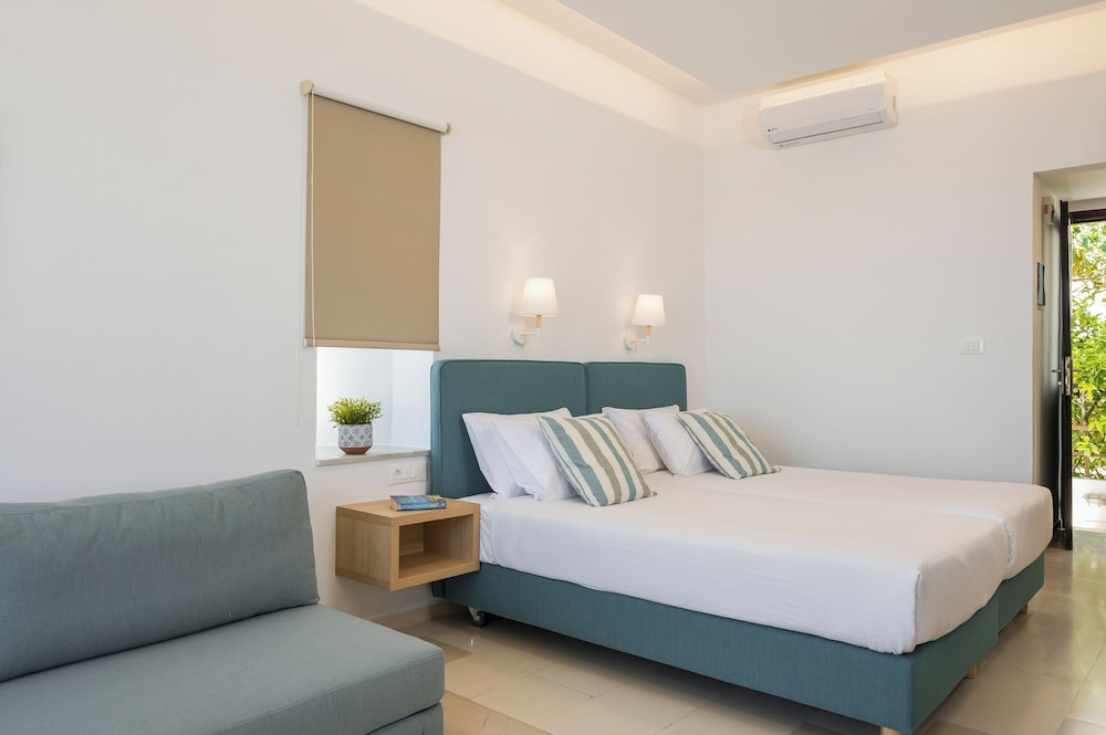 SUPERIOR, STUDIO, SEA VIEW