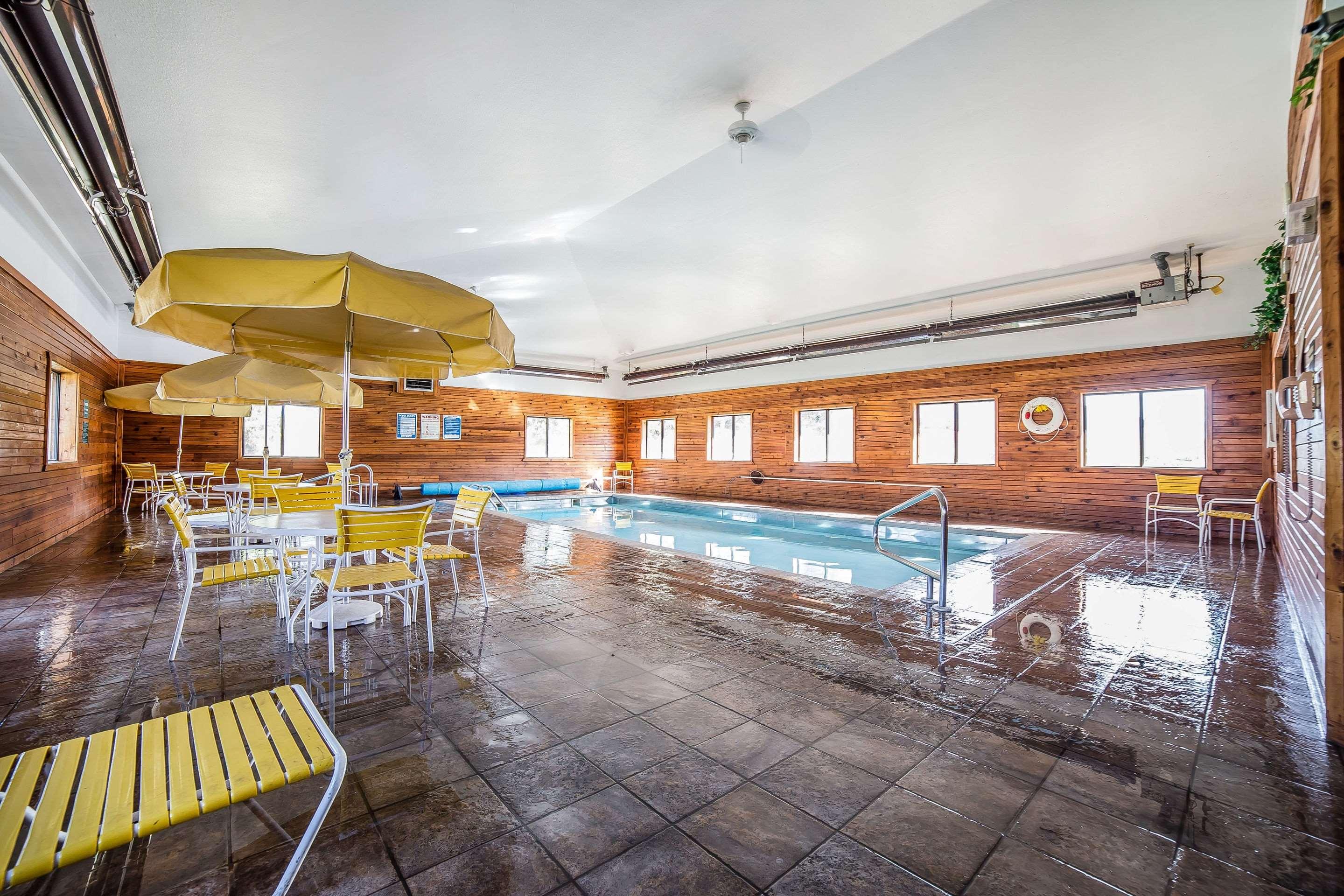 Yellowstone River Inn and Suites 32/47