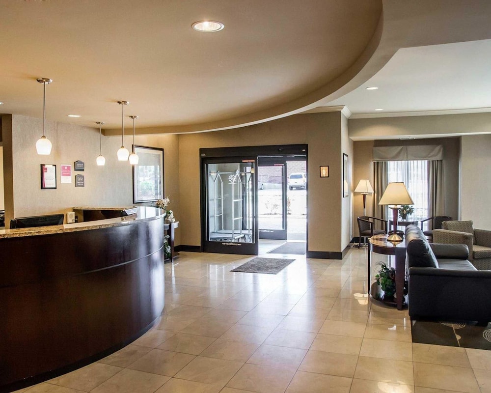 Spark by Hilton Cincinnati Fairfield 10/42