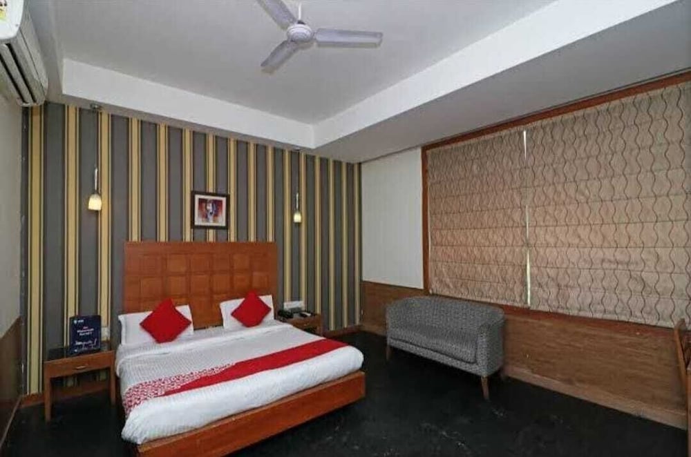Oyo 421 One Hotel 23/44