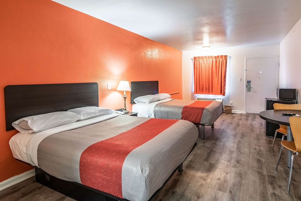 Motel6 Portsmouth, VA 28/57