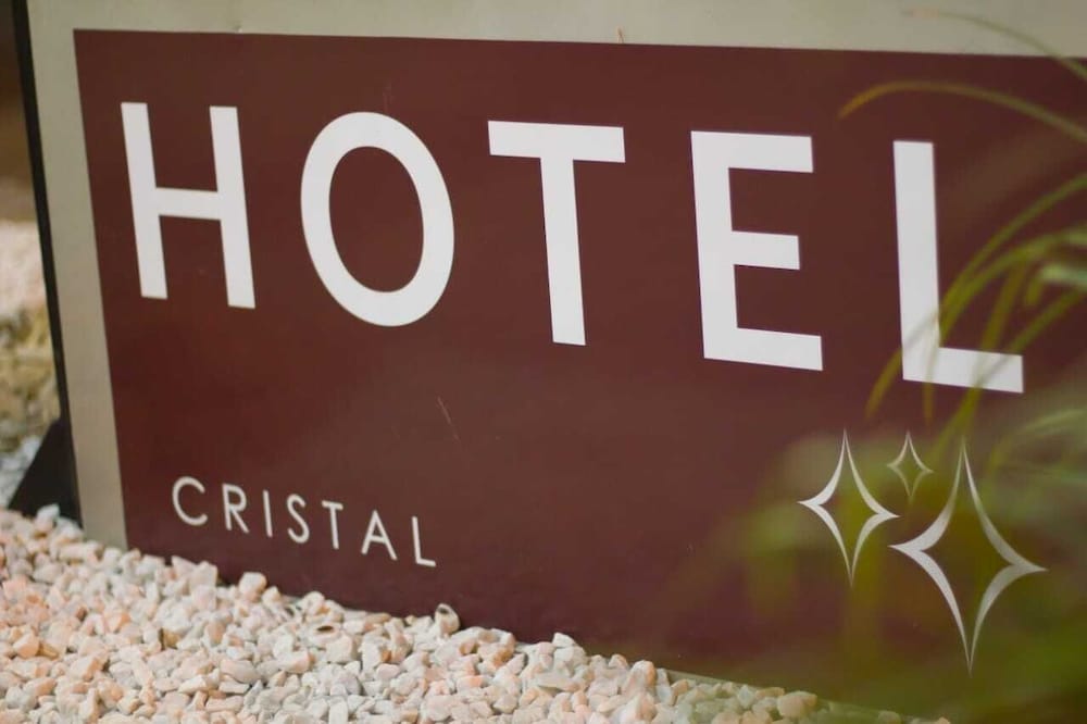 CRISTAL EXECUTIVE HOTEL 12/26