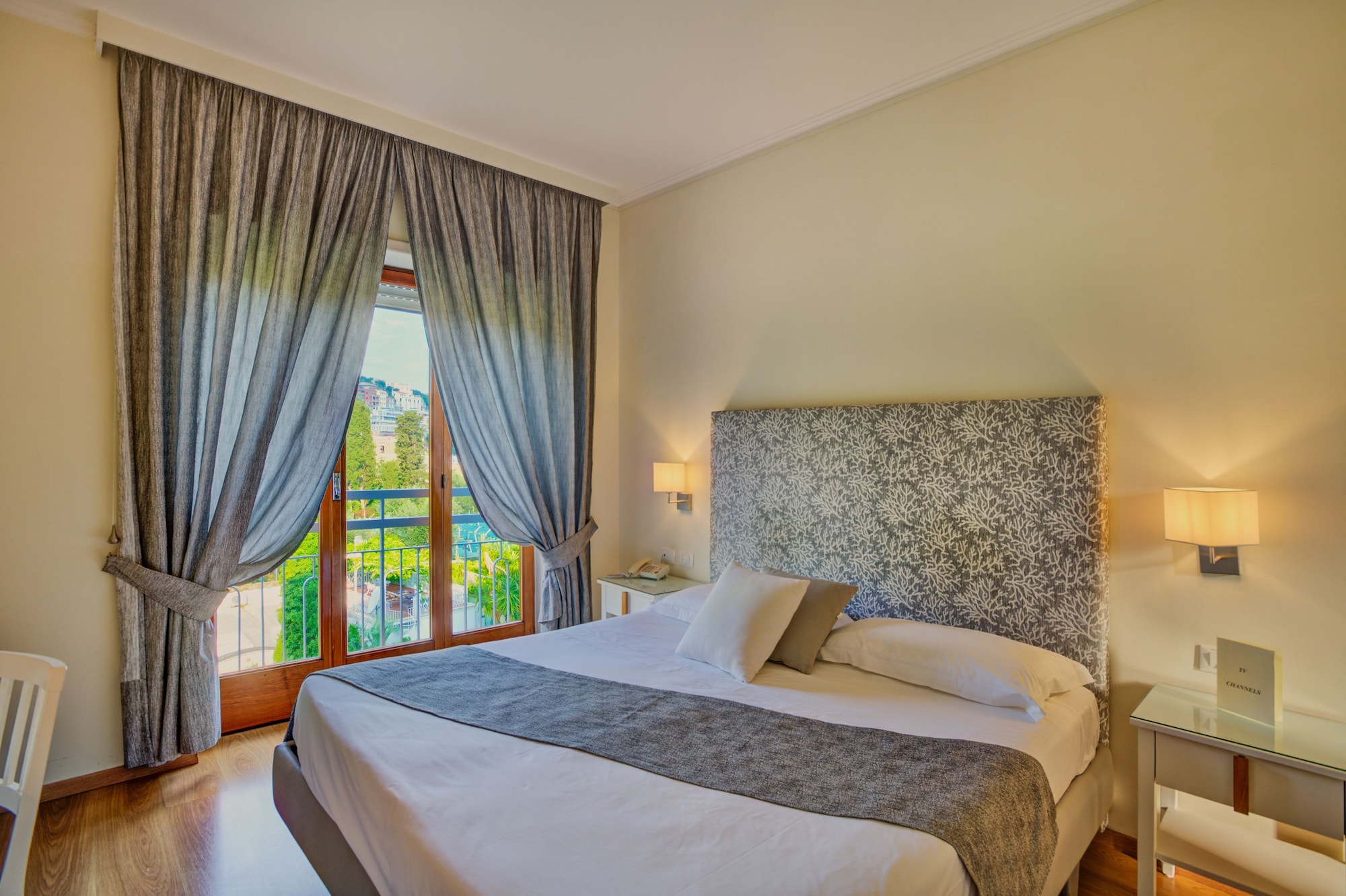 ROOM, DOUBLE OR TWIN BED, GARDEN VIEW